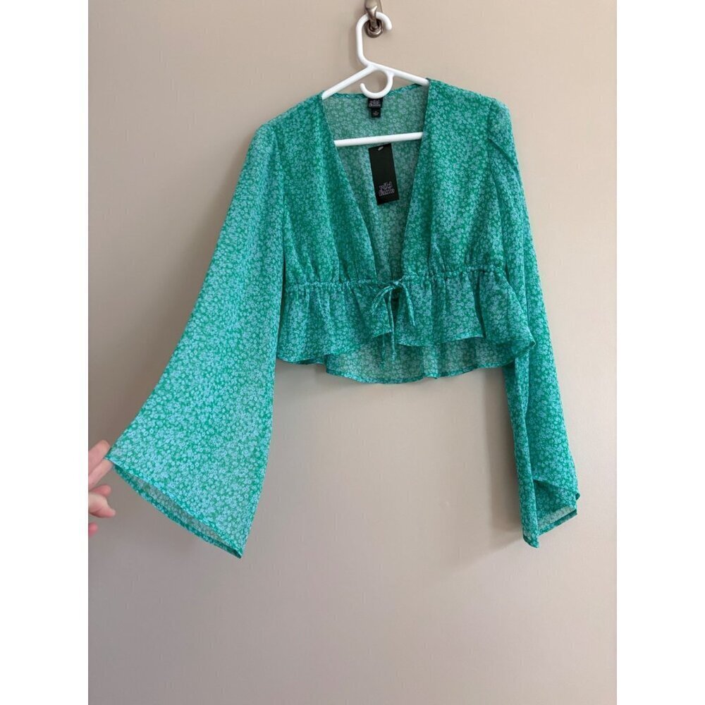 Wild Fable NWT Sheer Floral Bell Sleeve Cropped Festival Blouse Size Medium - Picture 4 of 10